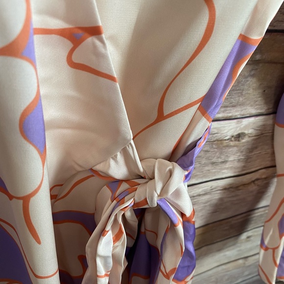 Alexis Fiji Wrap Dress in Wisteria Size Medium NWT - Picture 4 of 10